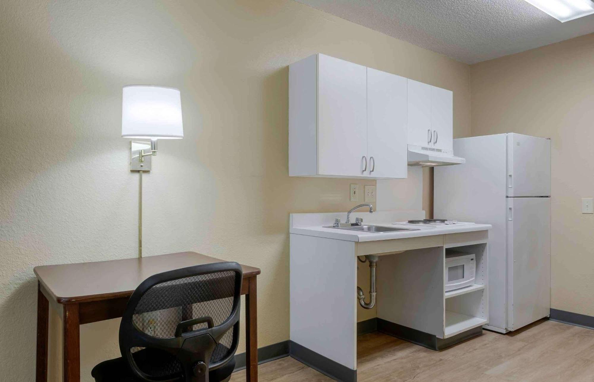 Extended Stay America Select Suites - Raleigh - Rtp - 4610 Miami Blvd Durham Dış mekan fotoğraf